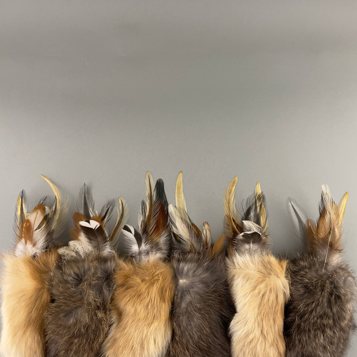 Jouet pour chat fait main en fourrure de lapin et plumes, coussin à câliner pour chat